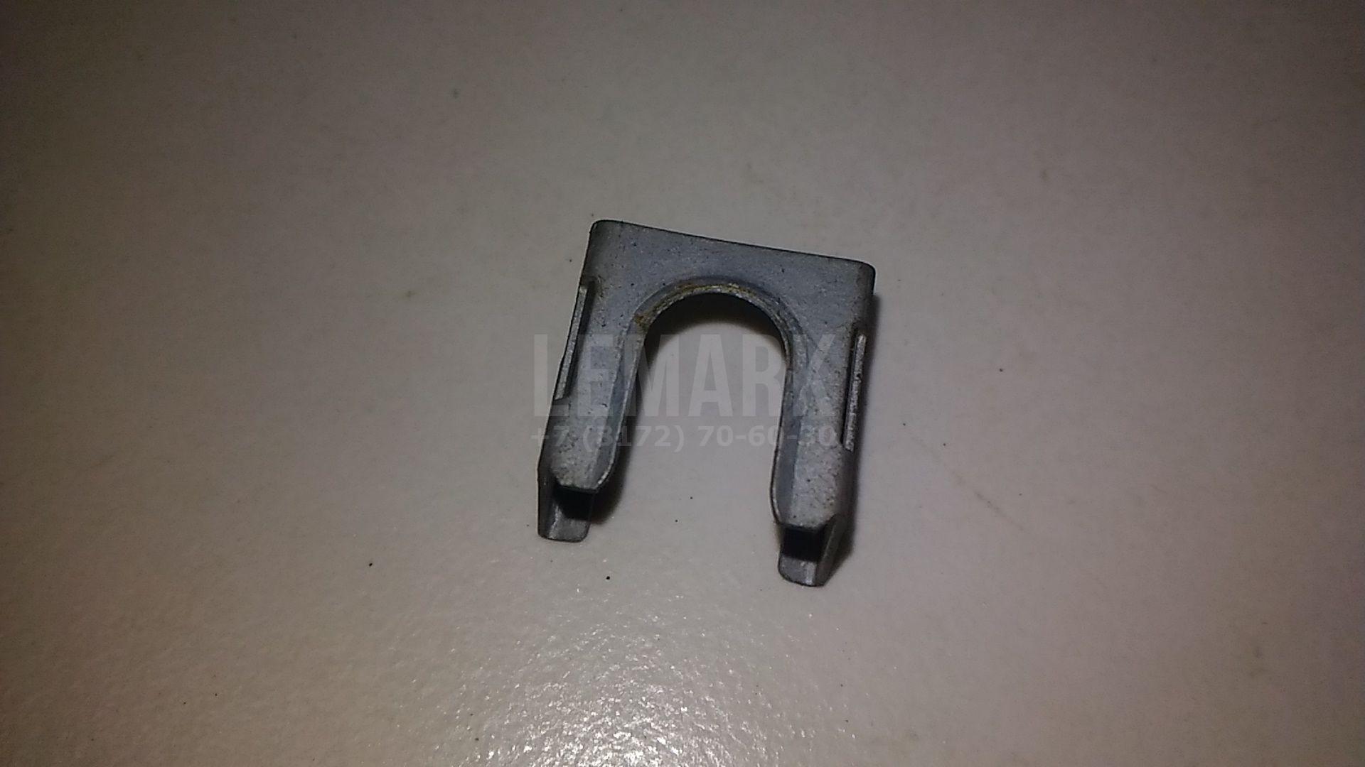 Кронштейн форсунки 1053951 Ford