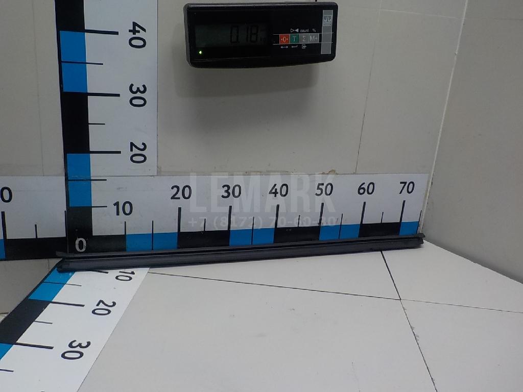 Накладка стекла заднего правого 5NA8394805AP VAG