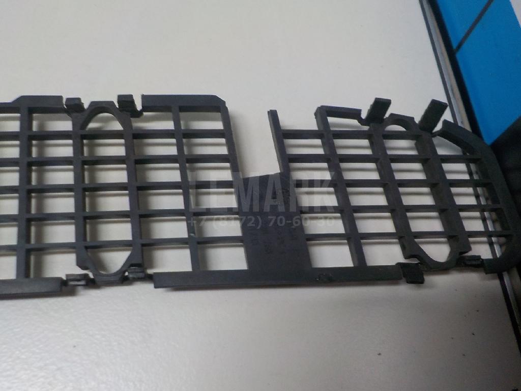 Решетка в капот для  BMW X1 F48 2014-2022