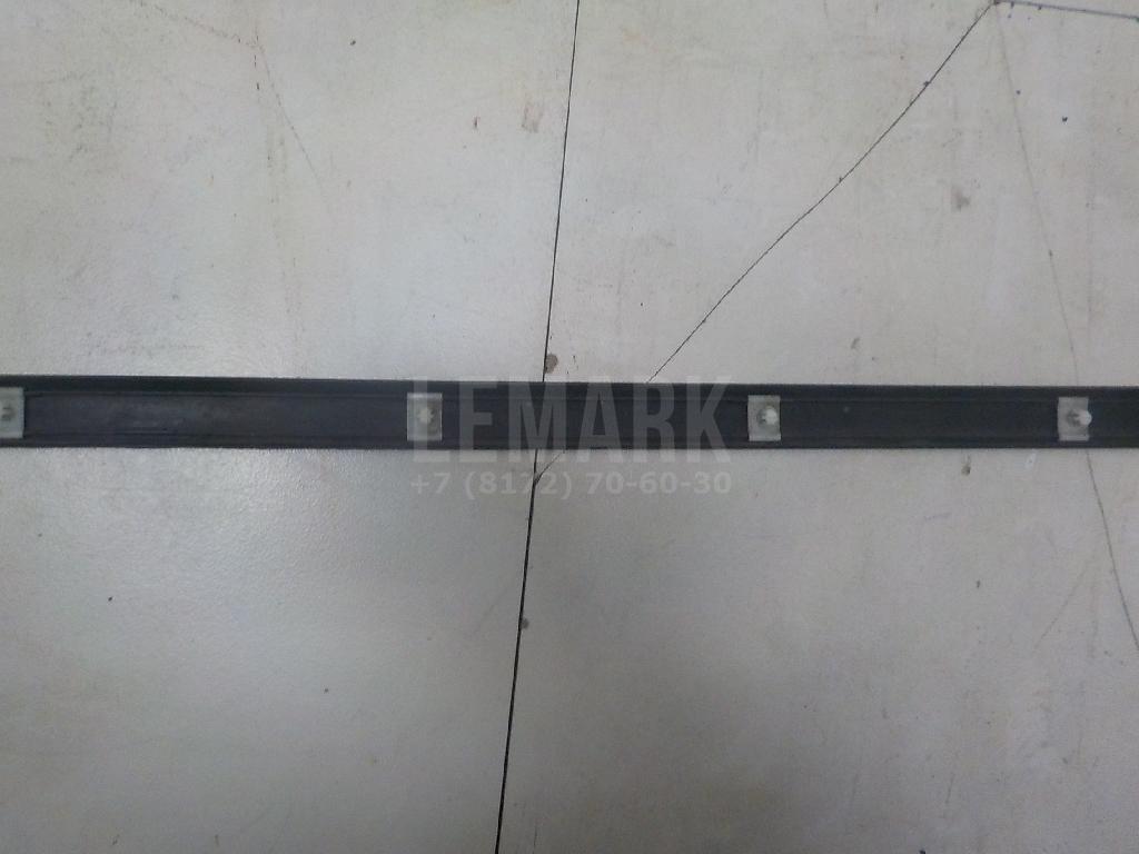 Молдинг передней правой двери для  BMW X3 E83 2004-2010