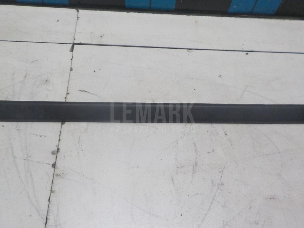 Молдинг передней правой двери для  BMW X3 E83 2004-2010