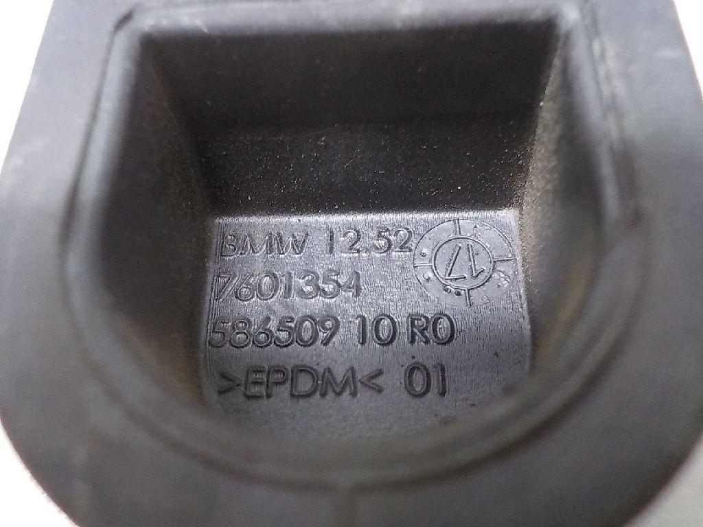 Втулка (кузов внутри) для  BMW 5-serie F10/F11 2009-2016