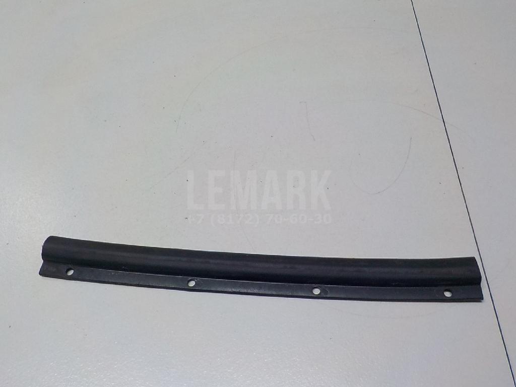 Уплотнитель капота 3T0823735 VAG