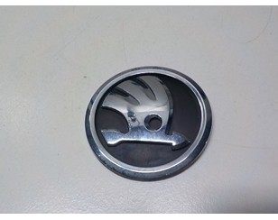 Эмблема на крышку багажника для Skoda Rapid 2013-2020 с разборки состояние хорошее