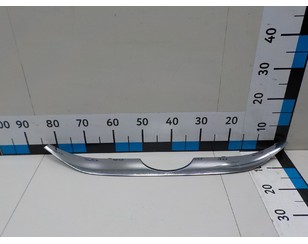 Накладка на решетку радиатора для Hyundai ix35/Tucson 2010-2015 с разборки состояние удовлетворительное