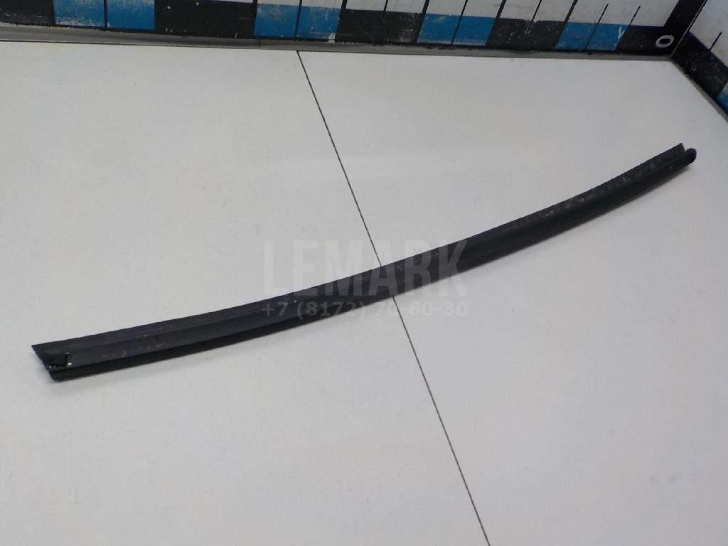 Уплотнитель стекла двери 832312P000 Hyundai-Kia