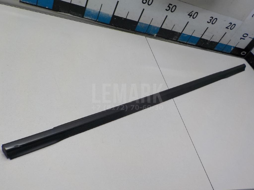 Накладка стекла заднего правого 832202P000 Hyundai-Kia