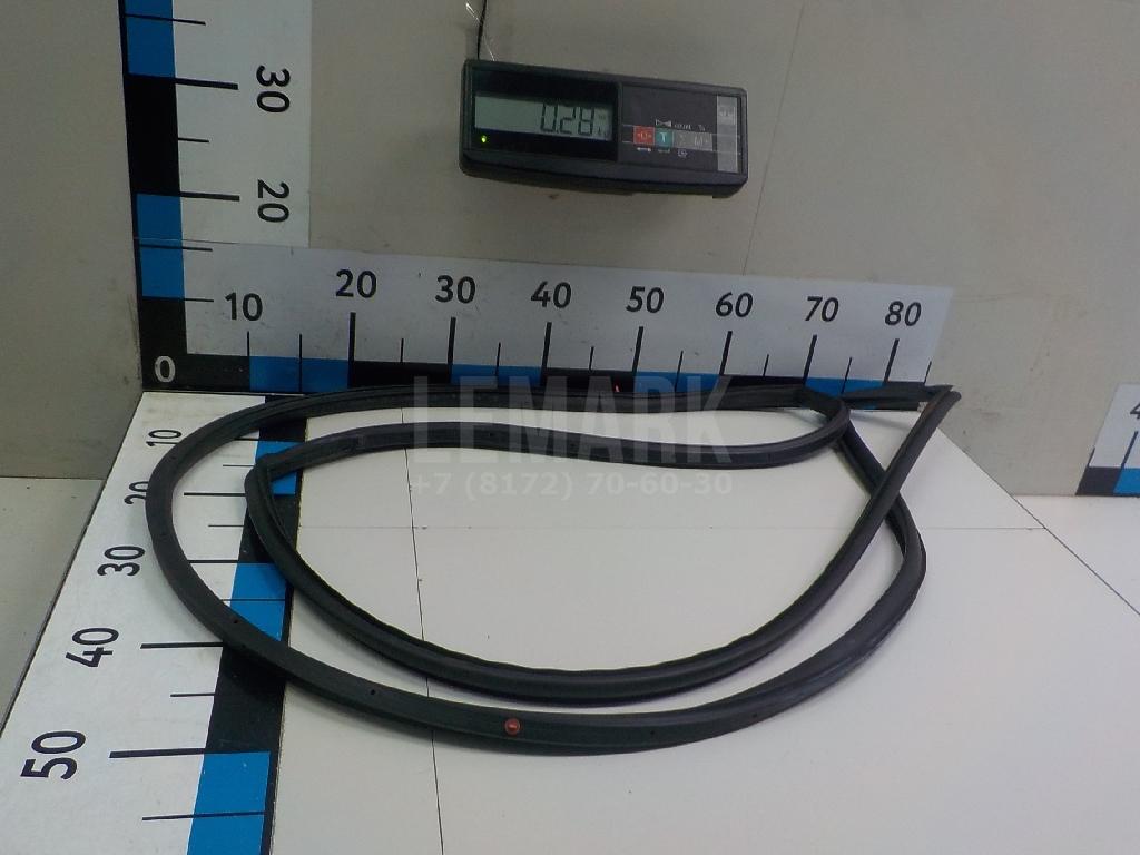 Уплотнитель двери 821402W000 Hyundai-Kia