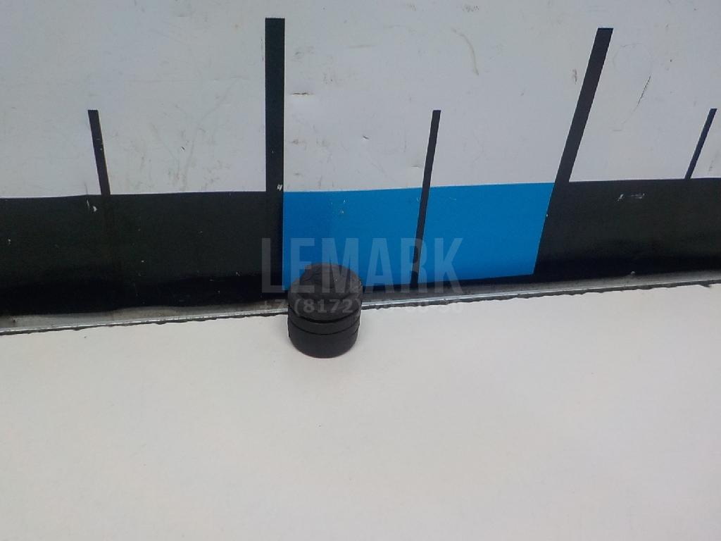Отбойник капота 658224M700 Nissan