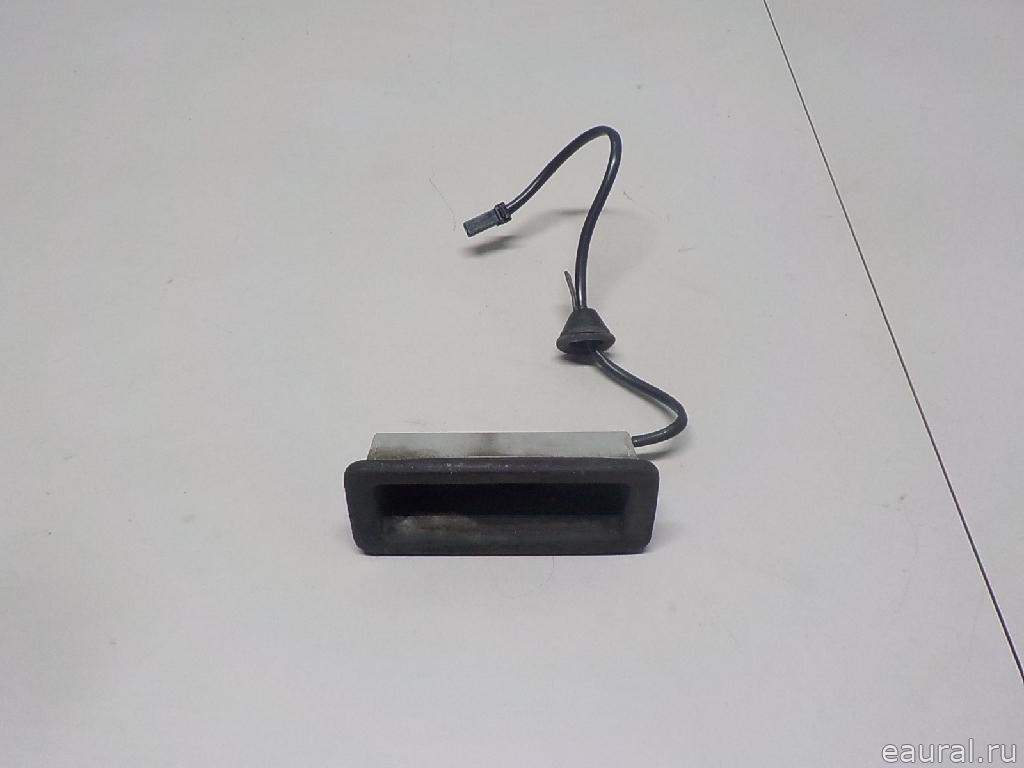 Кнопка открывания багажника