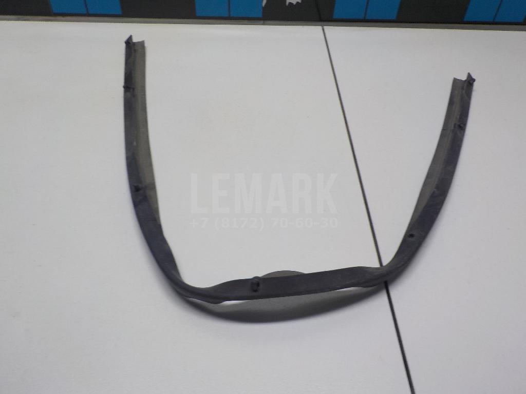 Уплотнитель капота 5338160140 Toyota
