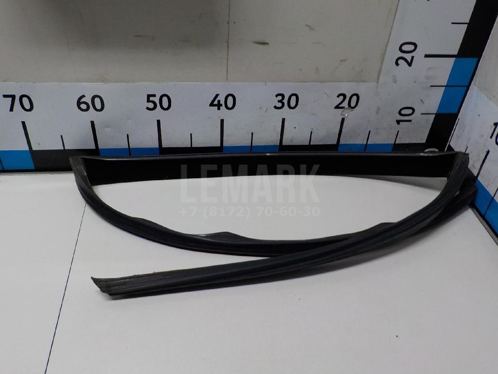 Уплотнитель стекла двери для  Citroen C4 2004-2011