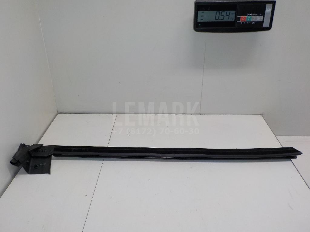Уплотнитель стекла двери 3C8837472B5AP VAG
