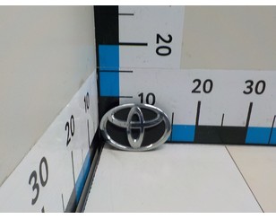 Эмблема на крышку багажника для Toyota IQ 2008-2015 с разбора состояние хорошее