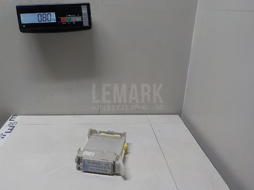Блок предохранителей 8273060180 Toyota
