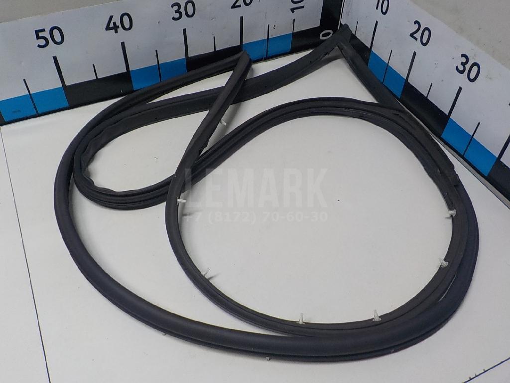Уплотнитель двери 6786142050 Toyota