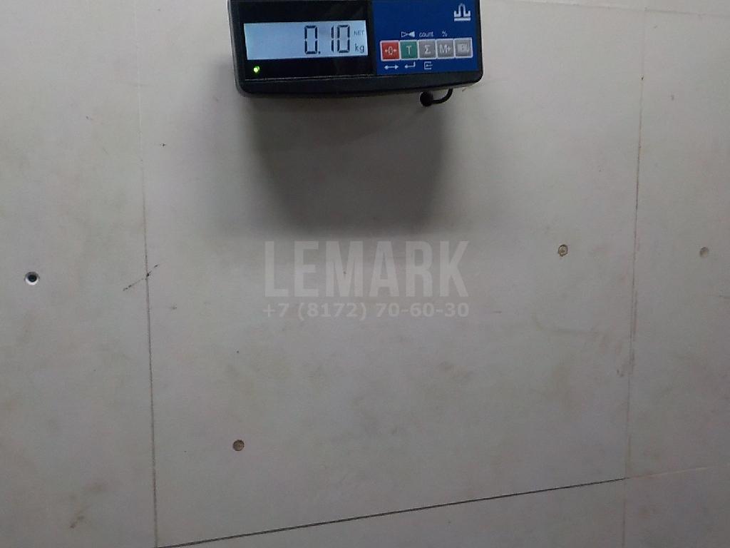 Накладка двери передней левой