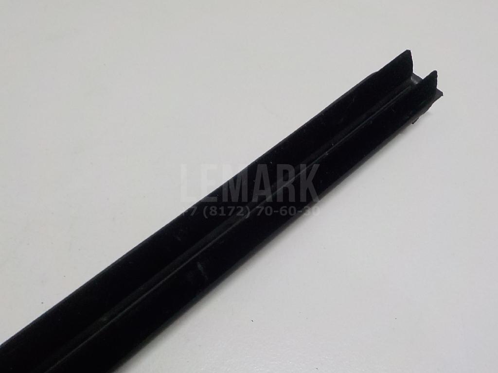 Накладка стекла переднего правого для  BMW 3-serie F30/F31/F80 2011-2020