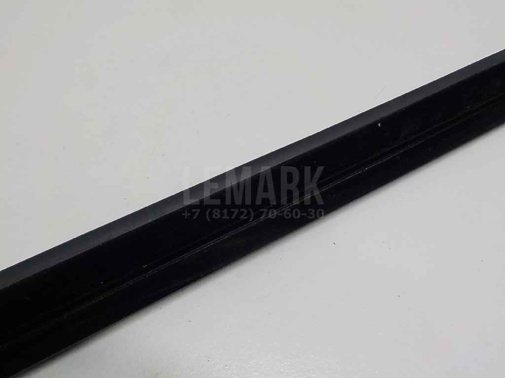 Накладка стекла переднего правого для  BMW 3-serie F30/F31/F80 2011-2020