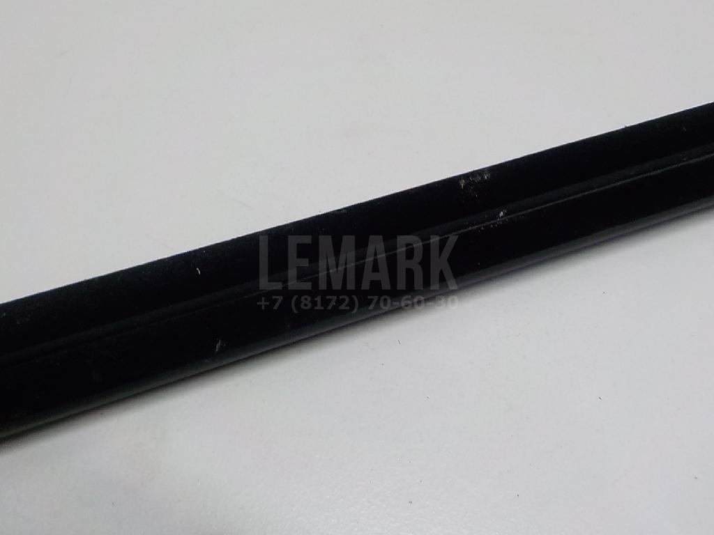 Накладка стекла переднего правого для  BMW 3-serie F30/F31/F80 2011-2020