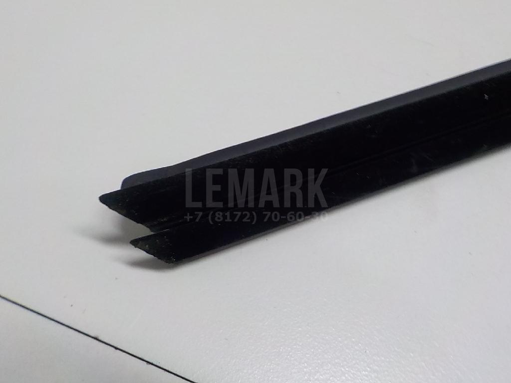 Накладка стекла переднего правого для  BMW 3-serie F30/F31/F80 2011-2020