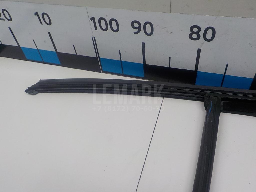Уплотнитель стекла двери для  Citroen C4 2004-2011