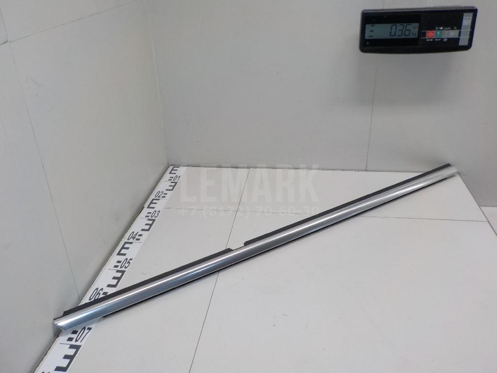 Накладка стекла заднего правого 3C8839476F3Q7 VAG