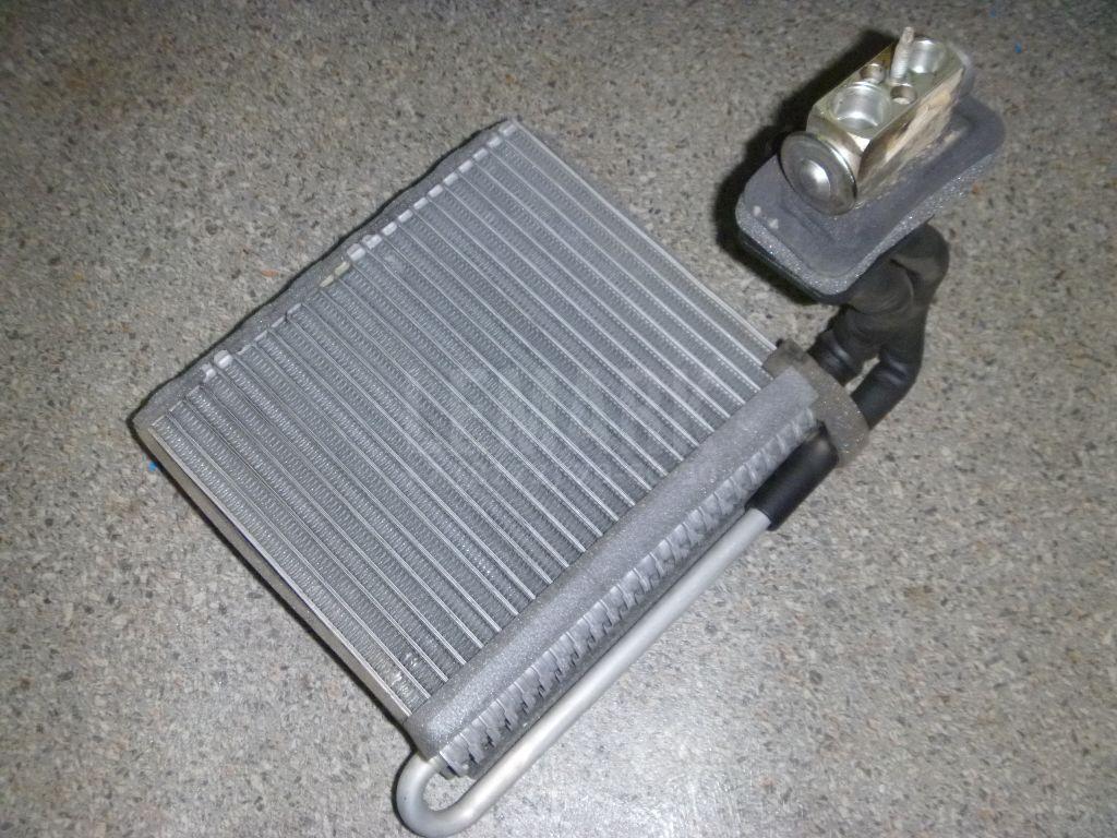 Испаритель кондиционера AV6N19850CA Ford