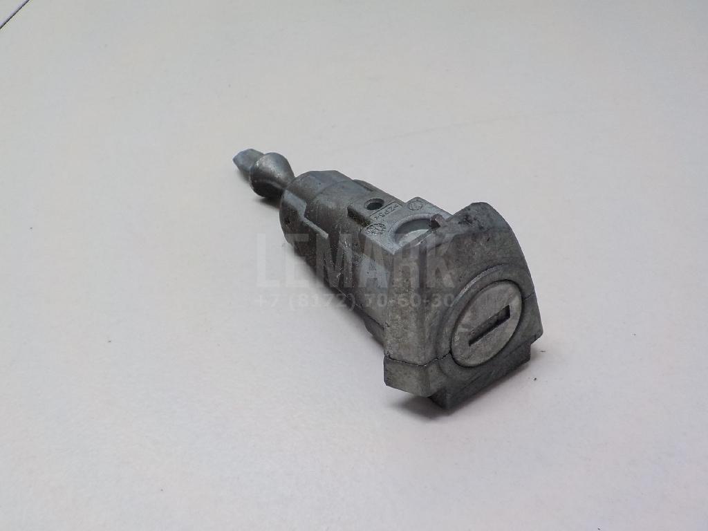 Вставка замка двери лев. 107837167CL VAG