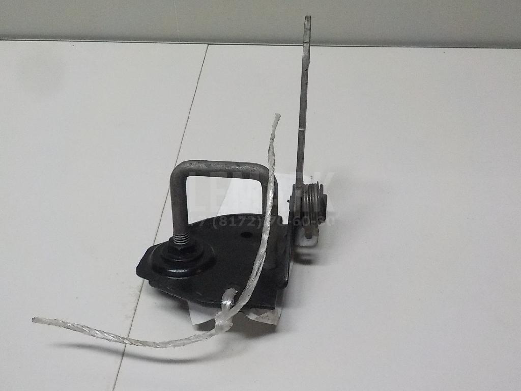 Крючок капота
