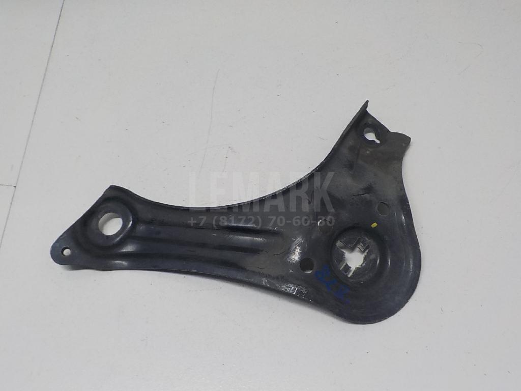 Кронштейн передней балки 62477D3000 Hyundai-Kia