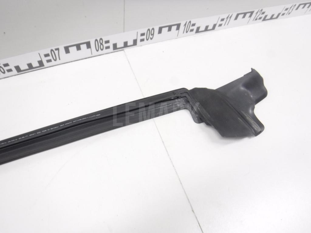 Уплотнитель стекла двери для  BMW Z4 E85/E86 2002-2008
