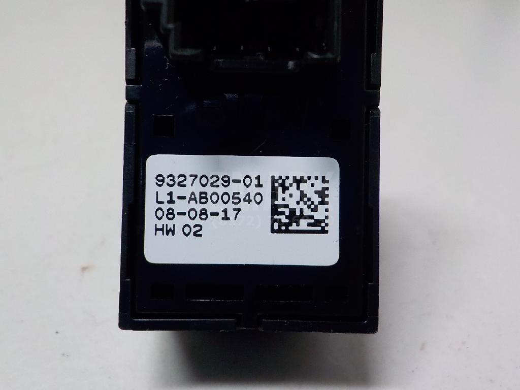 Кнопка открывания багажника для  BMW 4-serie G22/G23 2020