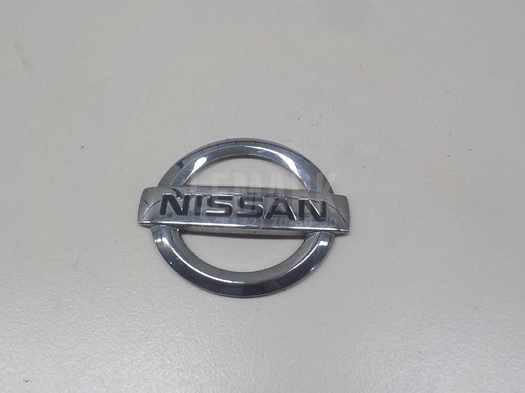 Эмблема на крышку багажника 84890JG000 Nissan