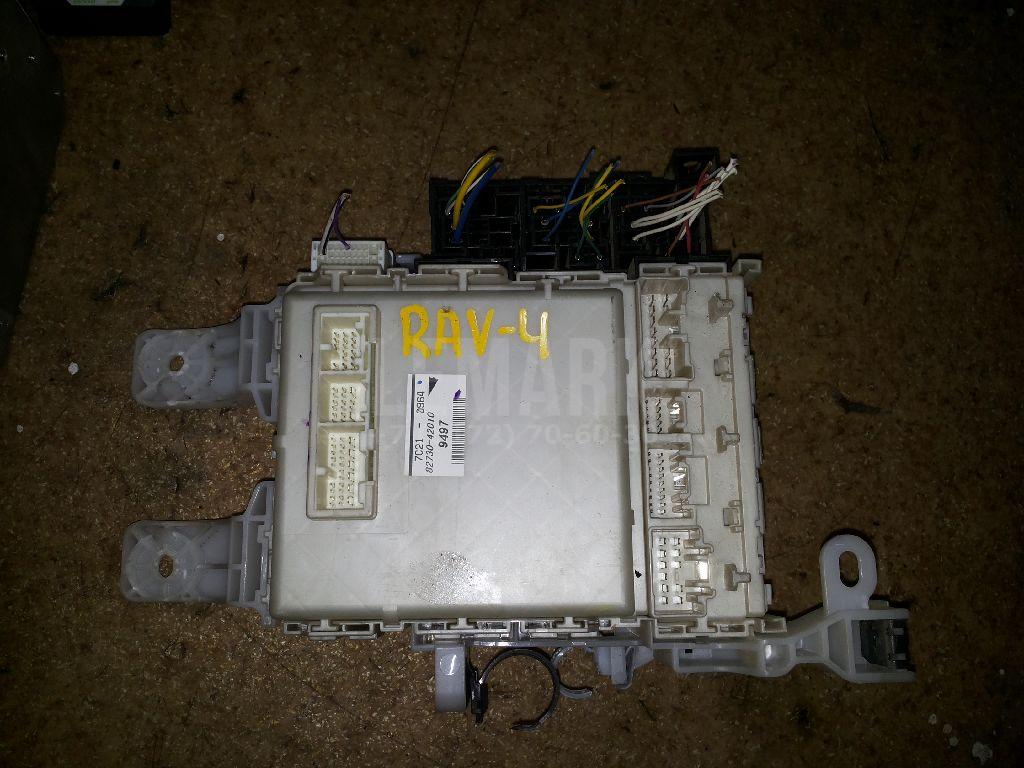 Блок предохранителей 8273042080 Toyota