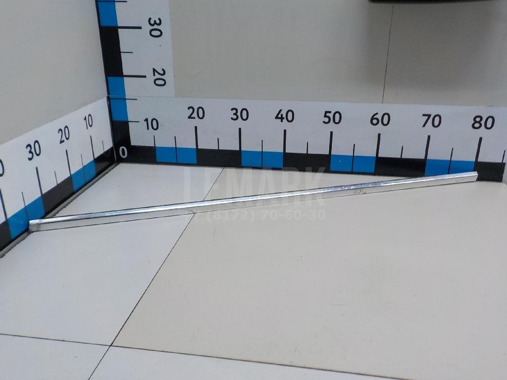 Накладка стекла переднего левого