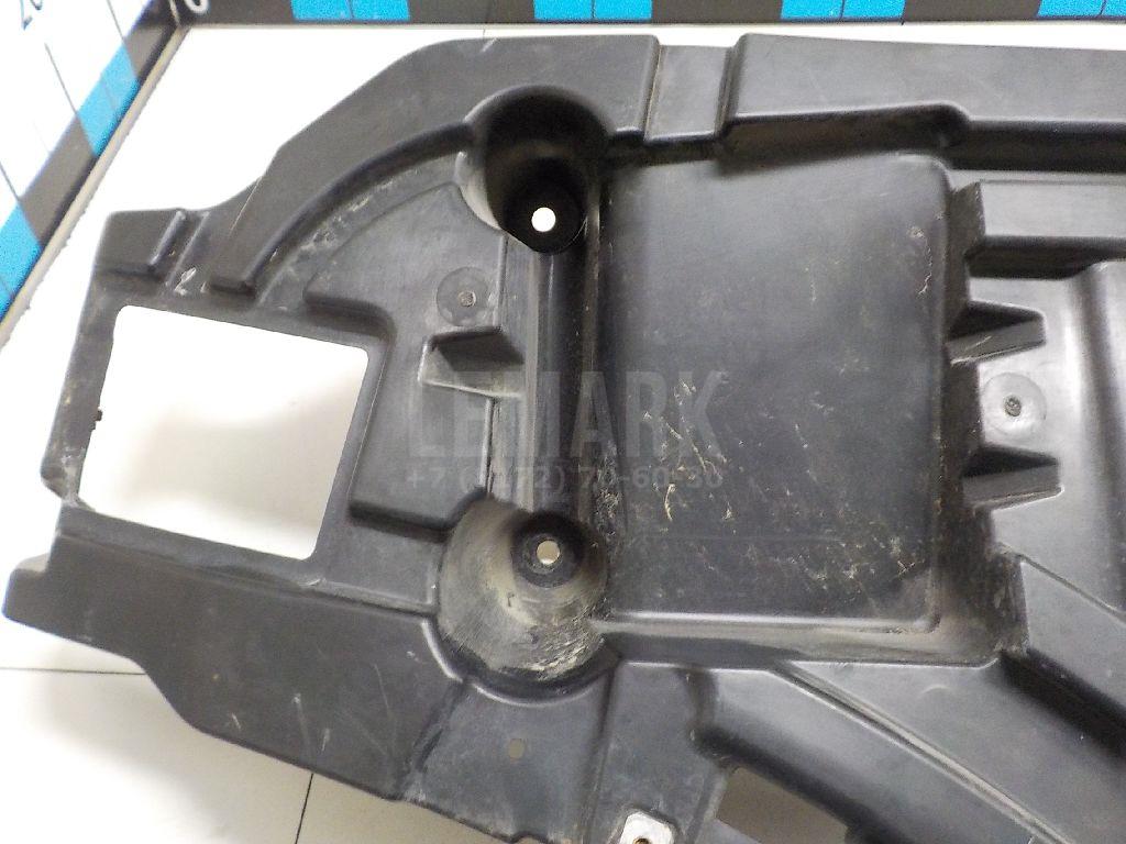 Кронштейн заднего бампера правый для  BMW 1-serie E82/E88 2007-2013