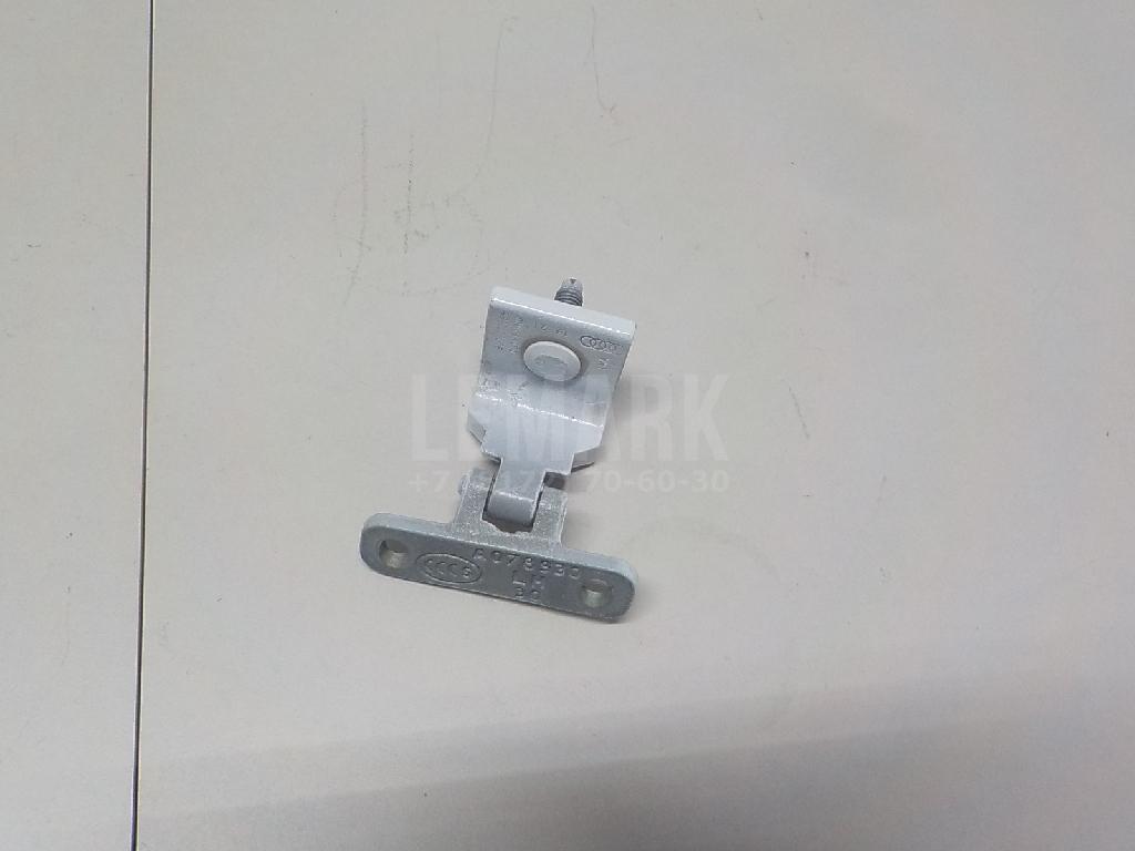 Петля двери багажника