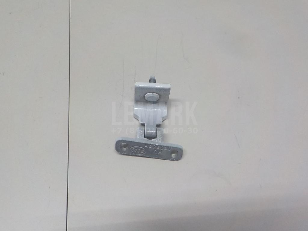 Петля двери багажника