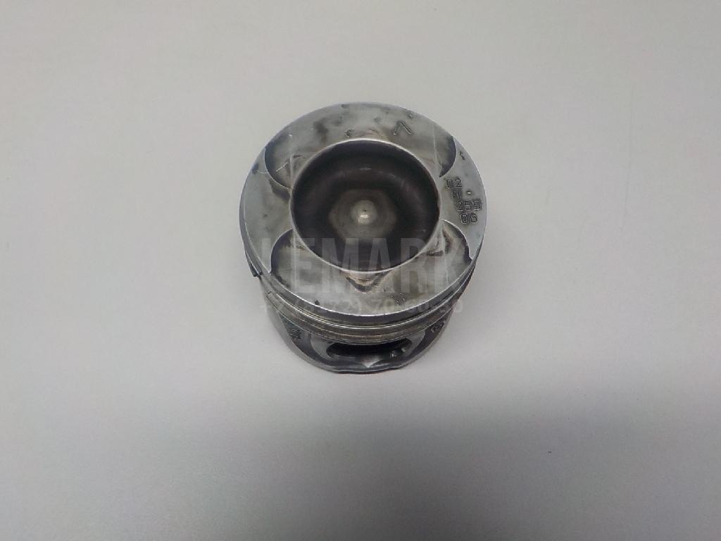 Поршень 1200000Q0M Nissan