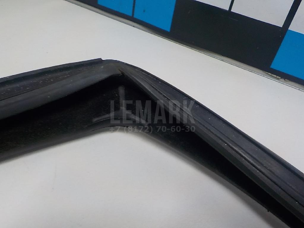 Уплотнитель стекла двери для  BMW X5 F15/F85 2013-2018