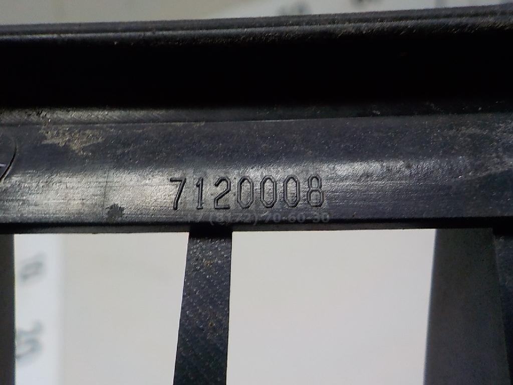 Решетка радиатора правая для  BMW 1-serie F20/F21 2011-2019