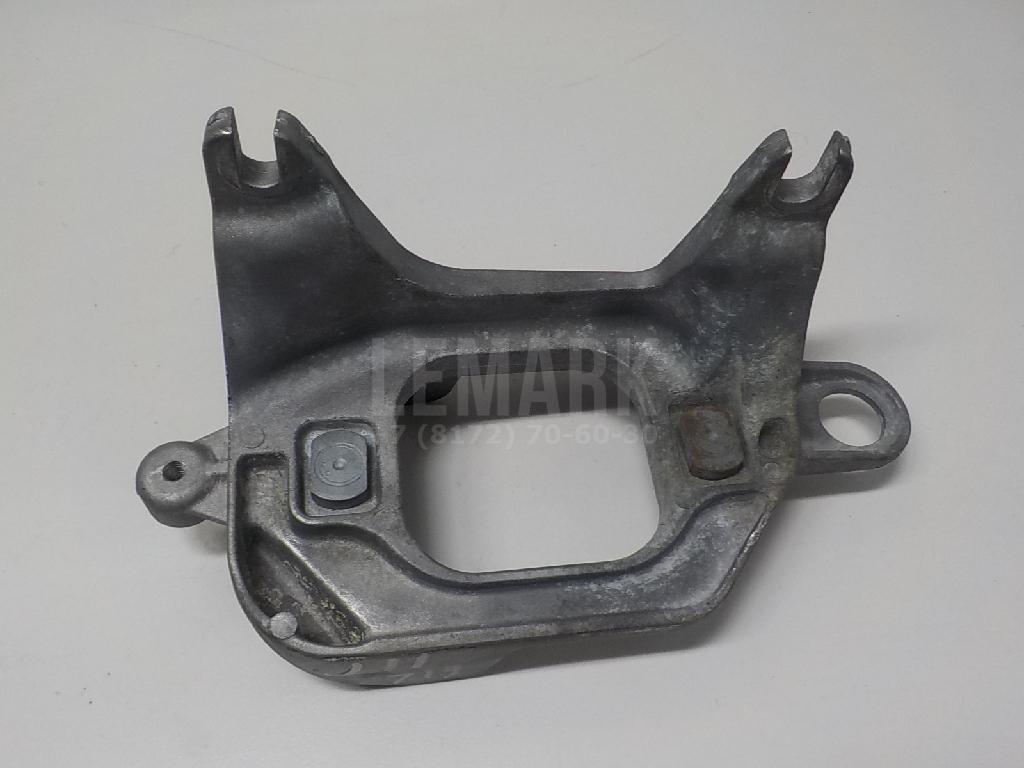 Кронштейн опоры двигателя 112221641R Nissan