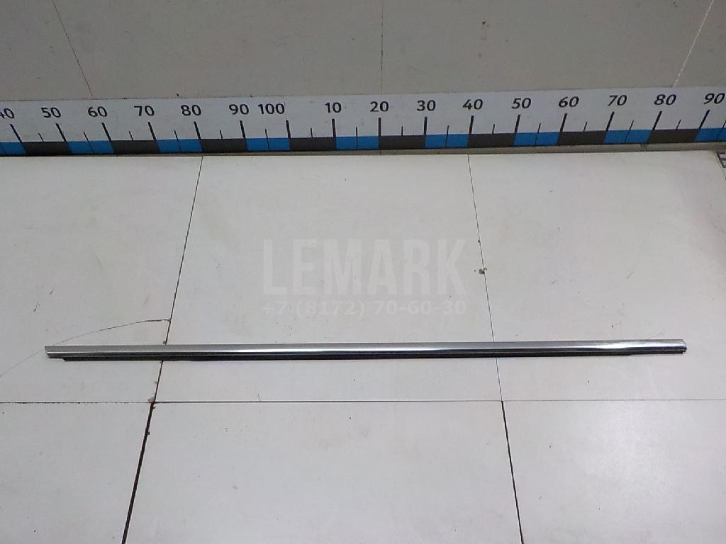 Накладка стекла переднего правого 7P0837476H7Z7 VAG