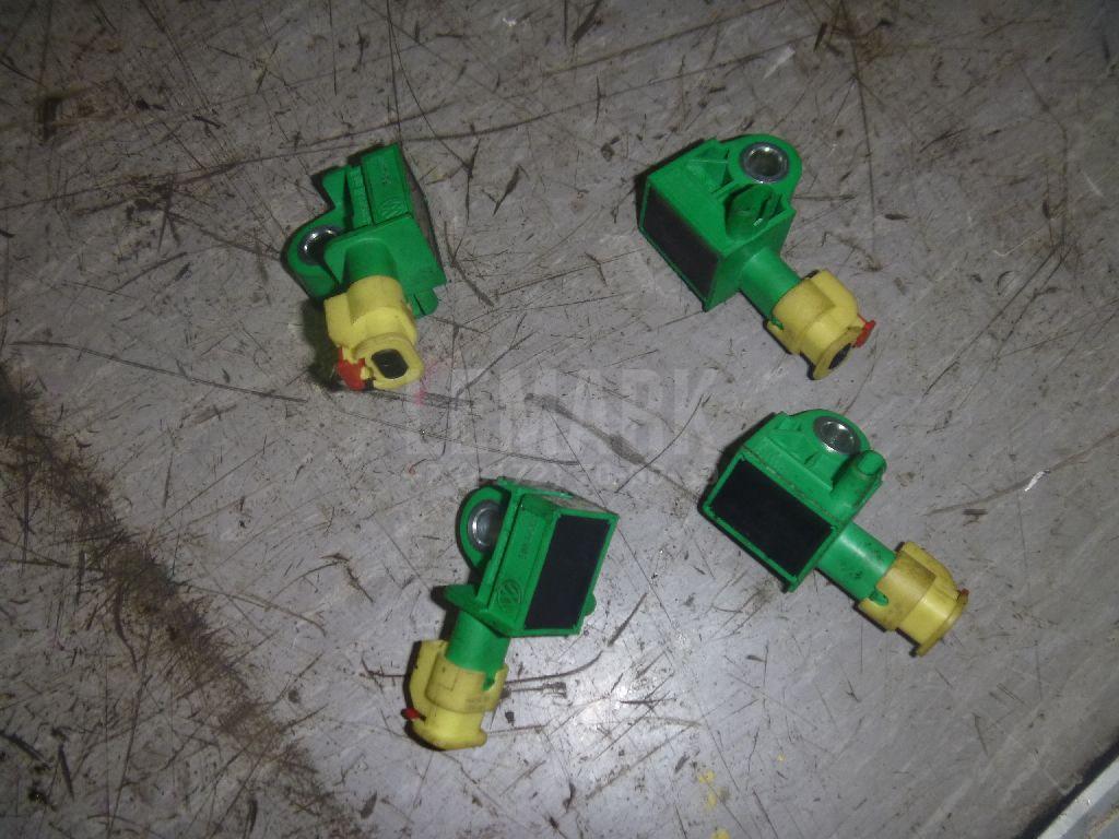 Датчик AIR BAG 5K0959351 VAG