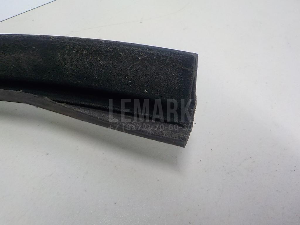 Уплотнитель стекла двери для  Audi A4 [B8] Allroad 2009-2015