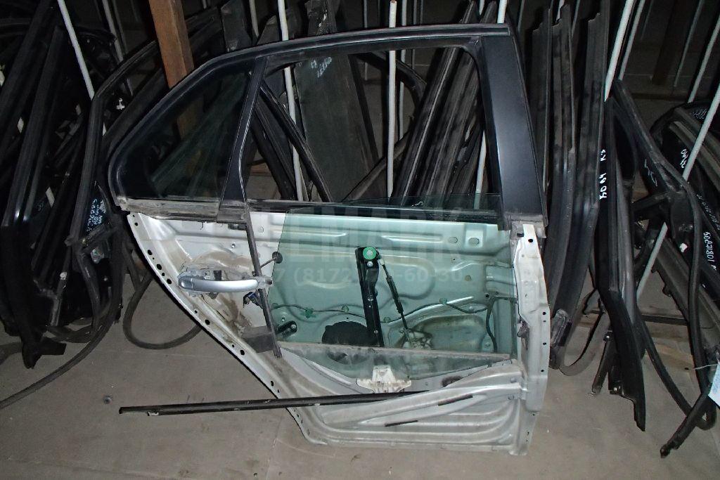Стекло двери задней правой 1K5845026 VAG
