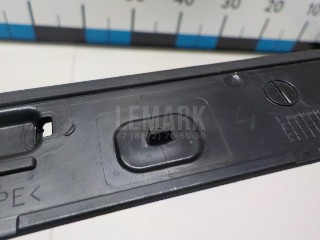 Уплотнитель капота для  BMW 7-serie G11/G12 2015-2022