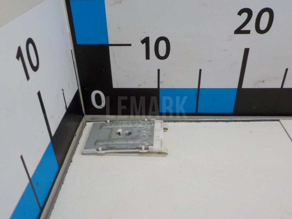 Пластина крепежная 3C8837005A VAG