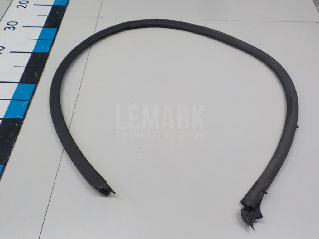 Уплотнитель двери 5G6839700D VAG